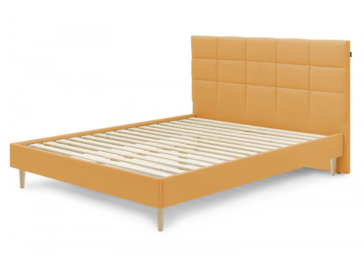 Rama łóżka CARRE z listwami z litego drewna i nóżkami z naturalnego drewna 180 x 200 cm