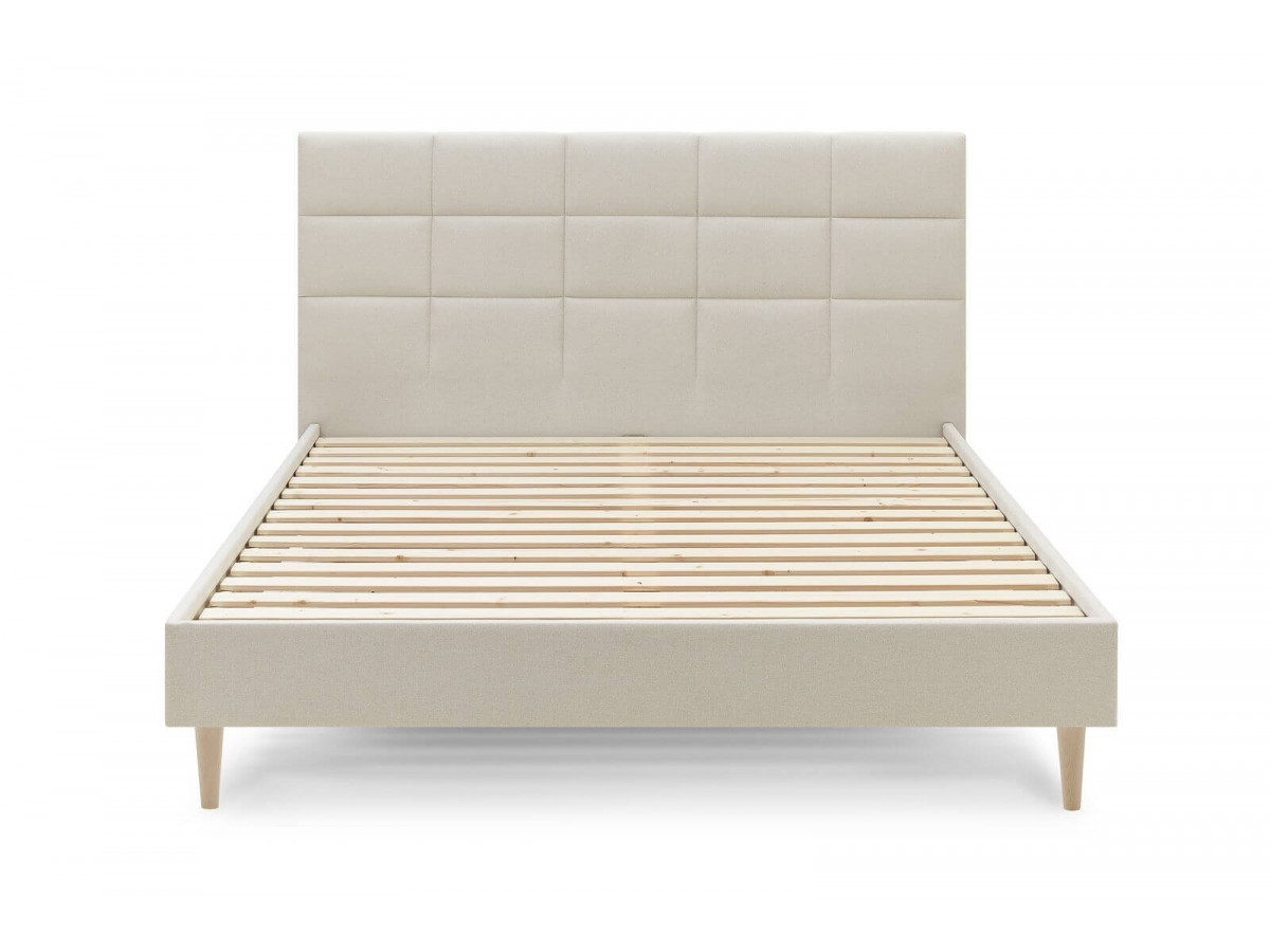 Structure de lit CARRE avec lattes massives pieds bois naturel 140x190